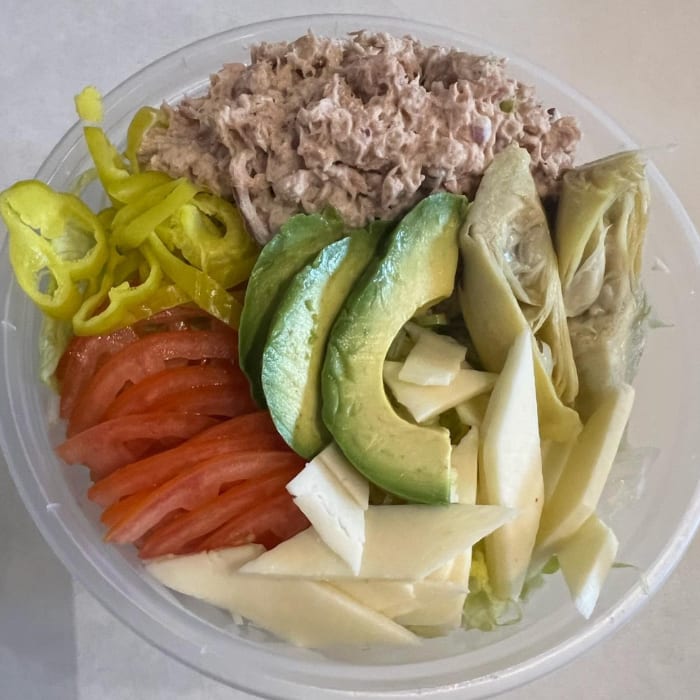 Classic Tuna or Chicken Breast Green Salad.